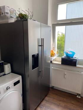 Stellplatz für Kühl-Gefrier-Kombi - 