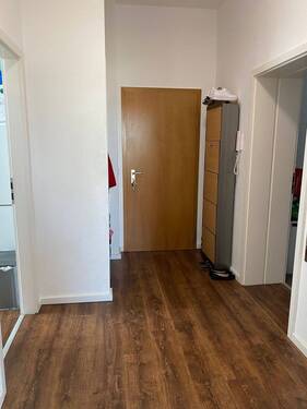Großzügiger Wohnungseingang - 