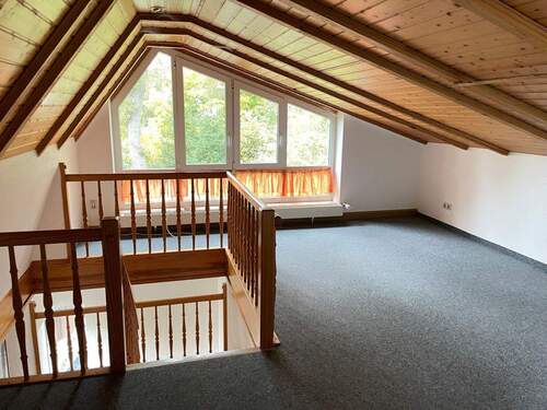 Treppenaufgang zur DG-Wohnung - 