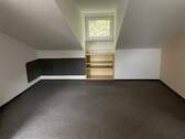 Zimmer, DG-Wohnung - 
