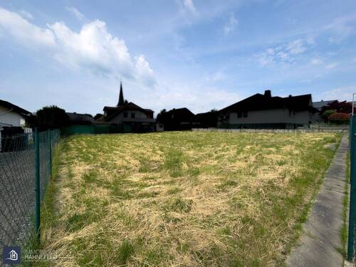 Ansicht von links - Grundstück in Hadamar