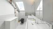 OG: Badezimmer 1 - 