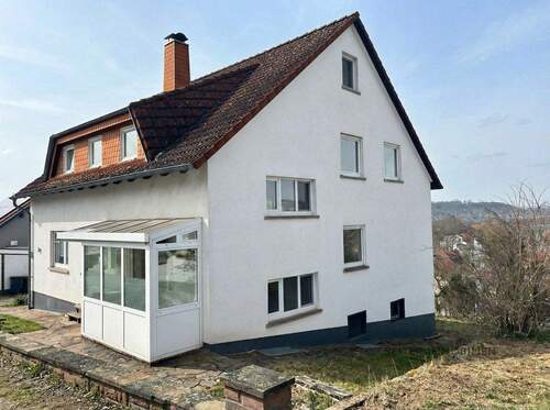 Außenansicht 2 - 8 Zimmer Mehrfamilienhaus, Wohnhaus zum Kaufen in Hünfeld-Nüst