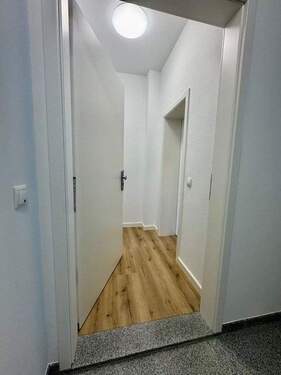 Eingangsbereich zur Wohnung - 1 Zimmer Etagenwohnung in Karlsruhe