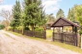 Zufahrt mit Carport - 2 Zimmer Bungalow in Mittenwalde