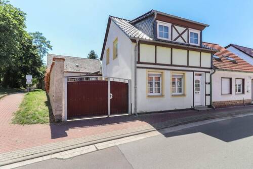 Straßenfront - 4 Zimmer Doppelhaushälfte zum Kaufen in Bismark
