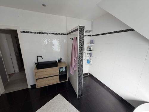 und Dusche - 