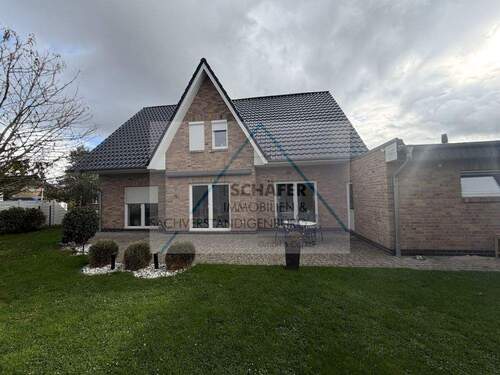 Ansicht von hinten - 6 Zimmer Einfamilienhaus in Bassum