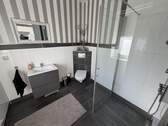 Gäste-WC mit Dusche - 