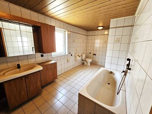 Badezimmer mit Wanne Wohnung - 