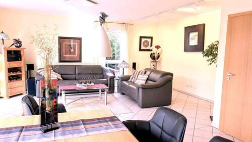 großzügiger Wohn-Eßbereich - 