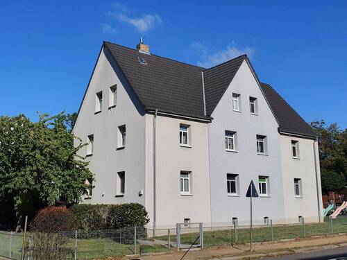 Straßenansicht - 1 Zimmer Mehrfamilienhaus, Wohnhaus zum Kaufen in Borna