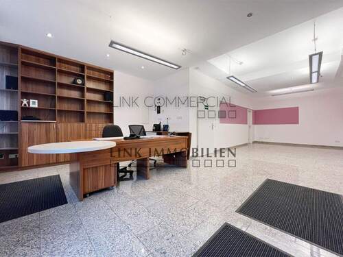 Empfangsbereich - *** S-Feuerbach: Kompaktes Büro im Erdgeschoss mit Doppelgarage ***