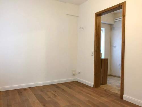 EG LI 2 Zimmer 450,00€ KM - 