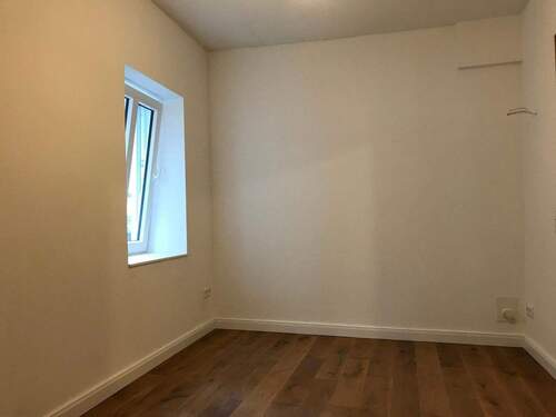 EG LI 2 Zimmer 450,00€ KM - 