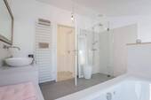 Beispiel Badezimmer - Reihenmittelhaus mit 144,10 m&sup2; in Hamburg zum Kaufen