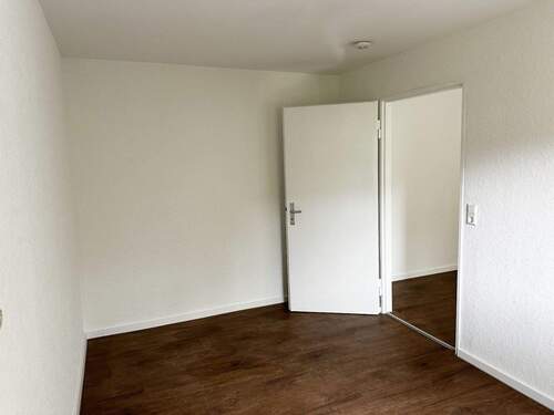 Zimmer (2) - 1 Zimmer Etagenwohnung in Singen (Hohentwiel)