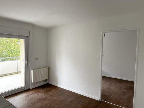 Wohnküche mit Balkon - 