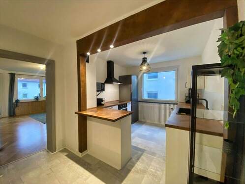 Offene, neuwertige Küche - 