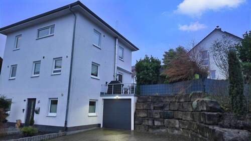 Ansicht Nord-Ost - 6 Zimmer Einfamilienhaus in Neuenbürg