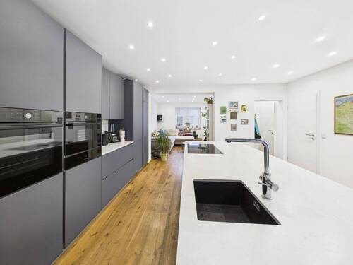 hochwertige Küche - 5 Zimmer Einfamilienhaus in Mainz