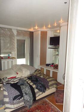 Schlafzimmer
- 
