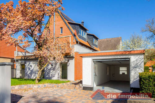 Außenansicht_4 - 9 Zimmer Mehrfamilienhaus, Wohnhaus zum Kaufen in Springe / Eldagsen