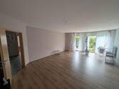Lichtdurchflutetes Wohnzimmer - 4 Zimmer Etagenwohnung zum Kaufen in Braunschweig