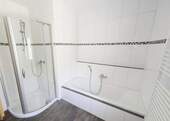 Bad mit Wanne und Dusch - Etagenwohnung mit 101,20 m² in Braunschweig zum Kaufen