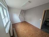 Kinderzimmer/ Büro - 
