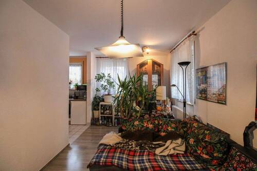 Wohnzimmer - 2 Zimmer Etagenwohnung zum Kaufen in Berlin
