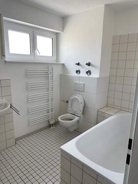 Tageslichtbad + Wanne - Etagenwohnung mit 62,00 m² in Singen (Hohentwiel) zur Miete