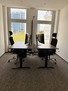 Abschließbares Einzelbüro mit 2 Arbeitsplätzen - Büro zur Miete in Hamburg