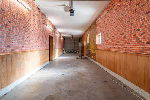 Lagerhalle - Anlieferung - 
