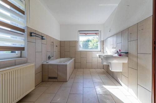 Badezimmer EG - Einfamilienhaus mit 187,10 m&sup2; in Sassenburg / Grußendorf zum Kaufen