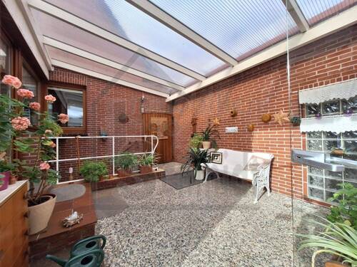 überdachte Terrasse - 5 Zimmer Einfamilienhaus in Weener