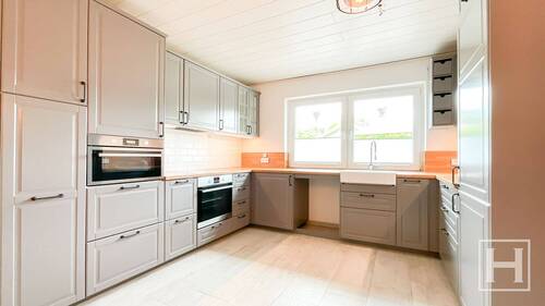 Kochen, reden, lachen - die stilvolle Küche - 6 Zimmer Einfamilienhaus in Kisdorf