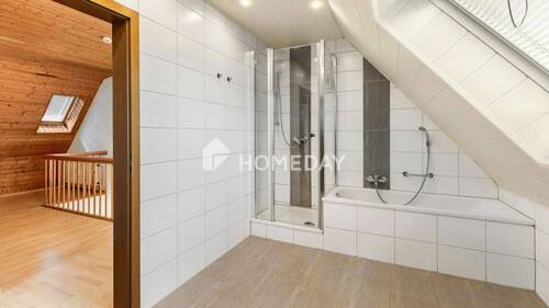 Haus 19 DG Badezimmer 2 - 
