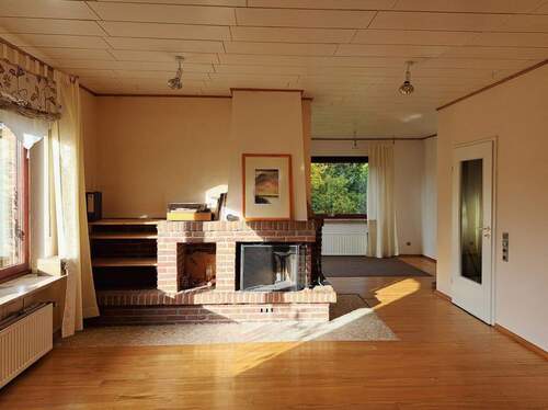 Wohn- Esszimmer mit Kamin - 