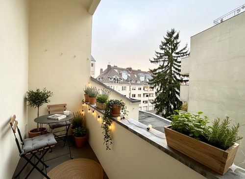 Balkon - Sehr schöne, sanierte Balkonwohnung in einem gepflegten Mehrfamilienhaus