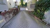 Das Haus ist vollständig unterkellert und verfügt über eine Tiefgarage - 