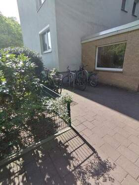 Fahrradstellplatz außen - 2 Zimmer Etagenwohnung in Bremen