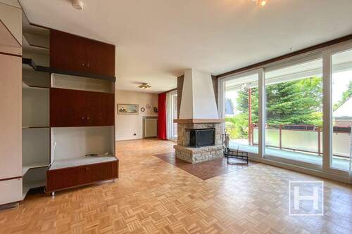 Wohnzimmer - 7 Zimmer Mehrfamilienhaus, Wohnhaus zum Kaufen in Hamburg