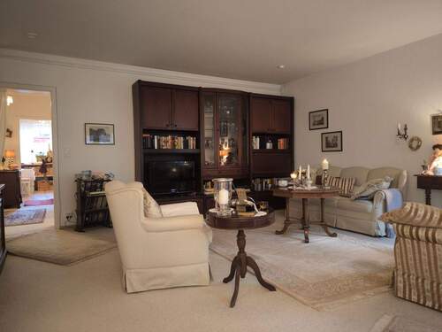 Das Wohnzimmer - hell und geräumig - Etagenwohnung mit 65,00 m&sup2; in Hamburg zum Kaufen