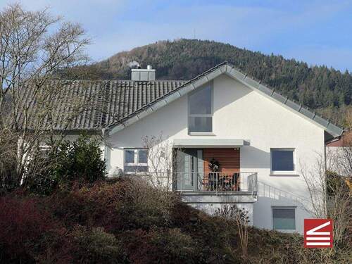 seitliche Straßenansicht - 1 Zimmer Einfamilienhaus in Gernsbach