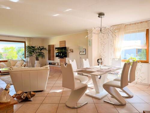 Wohnzimmer mit Essplatz - 