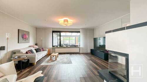 Wohnzimmer - 7 Zimmer Einfamilienhaus in Neumünster