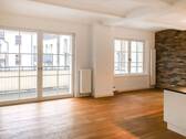 Wohnzimmer mit Balkonzugang - Vermietete 4-Zimmer-Wohnung mit Loftflair im Bötzowviertel