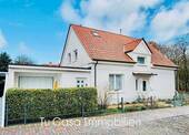 Ansicht - Einfamilienhaus mit Garten Garage in gefragter Wohnlage