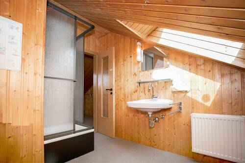 Badezimmer Dachgeschoss - 